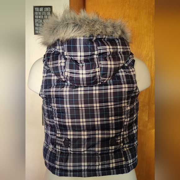 ❄️ Aeropostale NWT Plaid Puffer Vest — Size M ( Excellent Condition) - Picture 12 of 16
